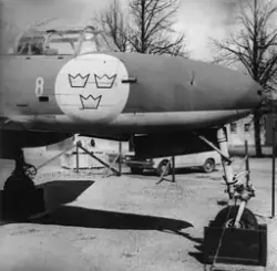 Svenskt jaktplan "J21" på Tekniska museets gård.