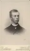 Mansporträtt av Edw. Laurell. Fotograf Alfred Dahlgren, Uppsala. Text på baksidan, 