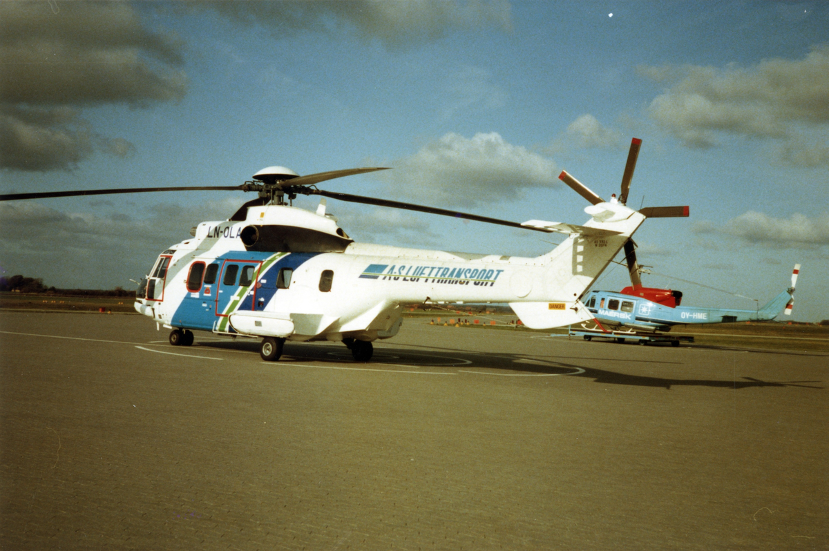 AS Lufttransports AS332L Super Puma, med registreringsnummer LN-0LA, Esbjerg flyplass.