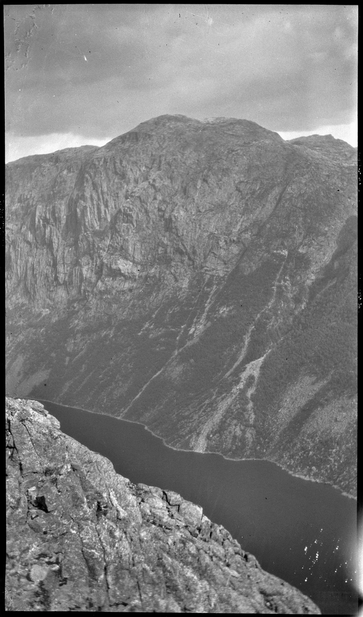 Fjelltur Vatne v. Tysdal. Svoå, Toppbønesa. Lindtner, Halvor Øgreid. 1 ...