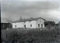 Bild 1259. Mickäls på När, fläistaksbyggning u rivän straks 