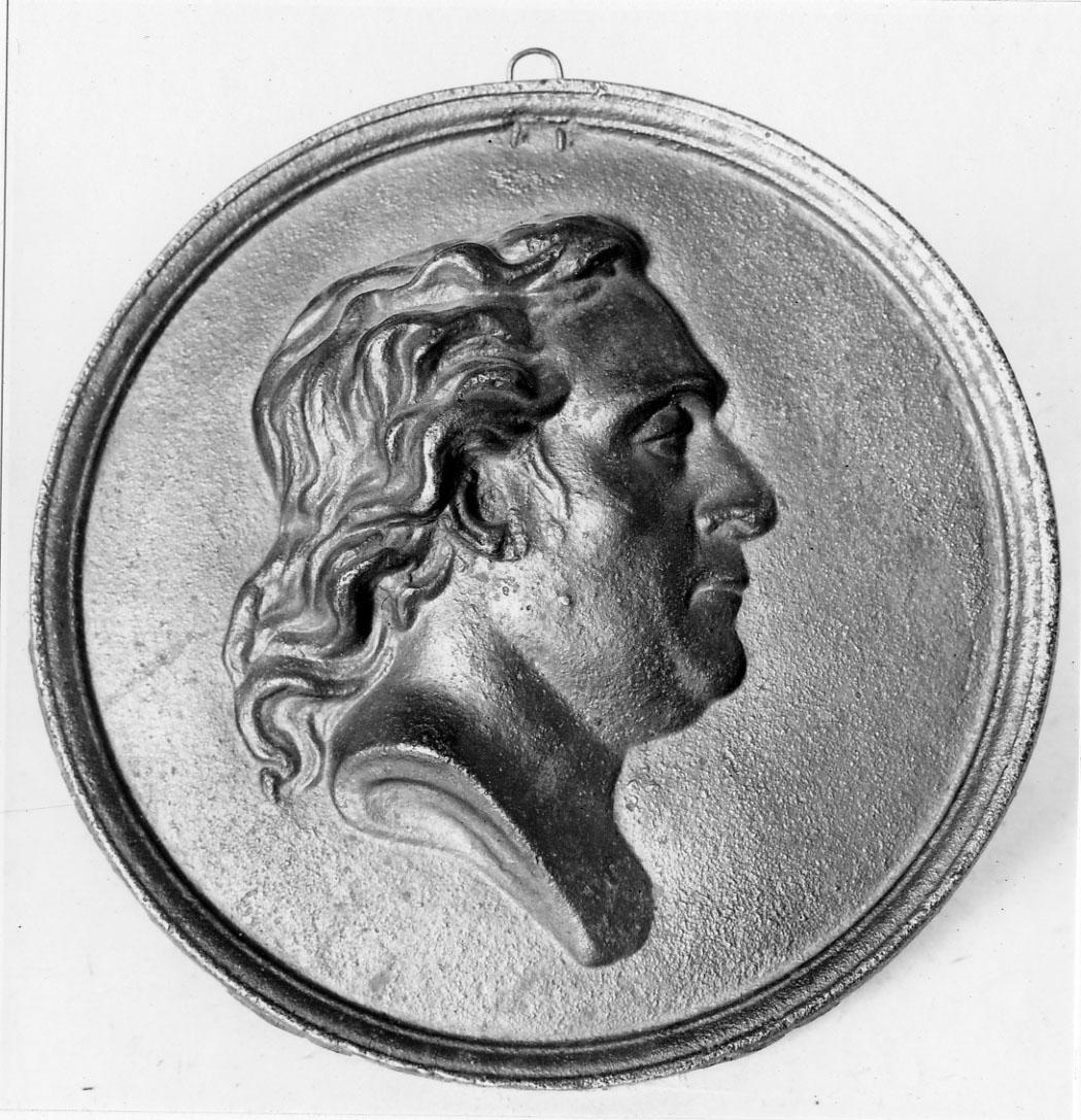 Porträttsmedaljong F.H. af Chapman, gips, förgylld ytter- och innerkant. Osignerad. Sannoligt kopia efter Sergels medaljong av Chapman.