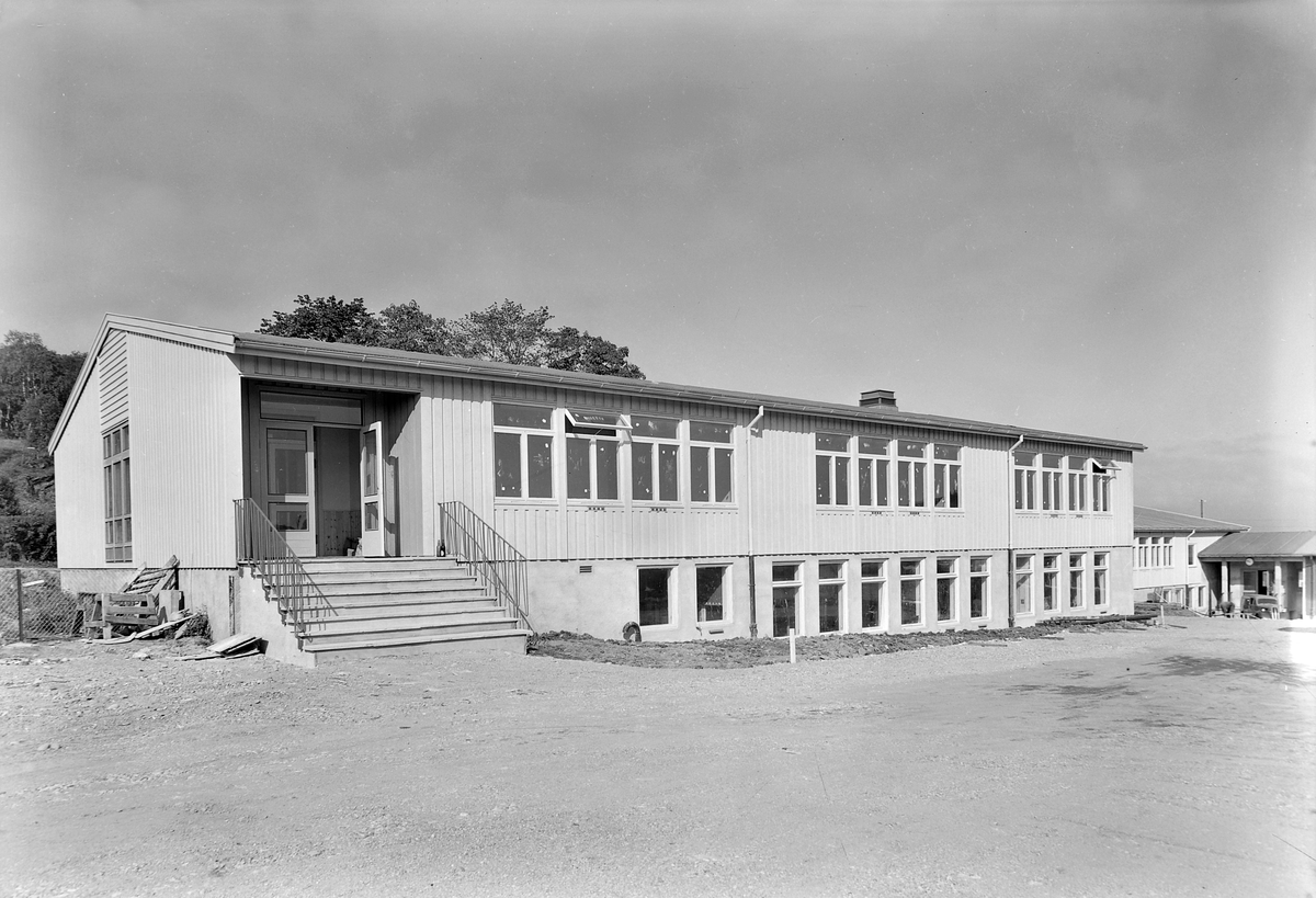 Lade skole, interiør og eksteriør