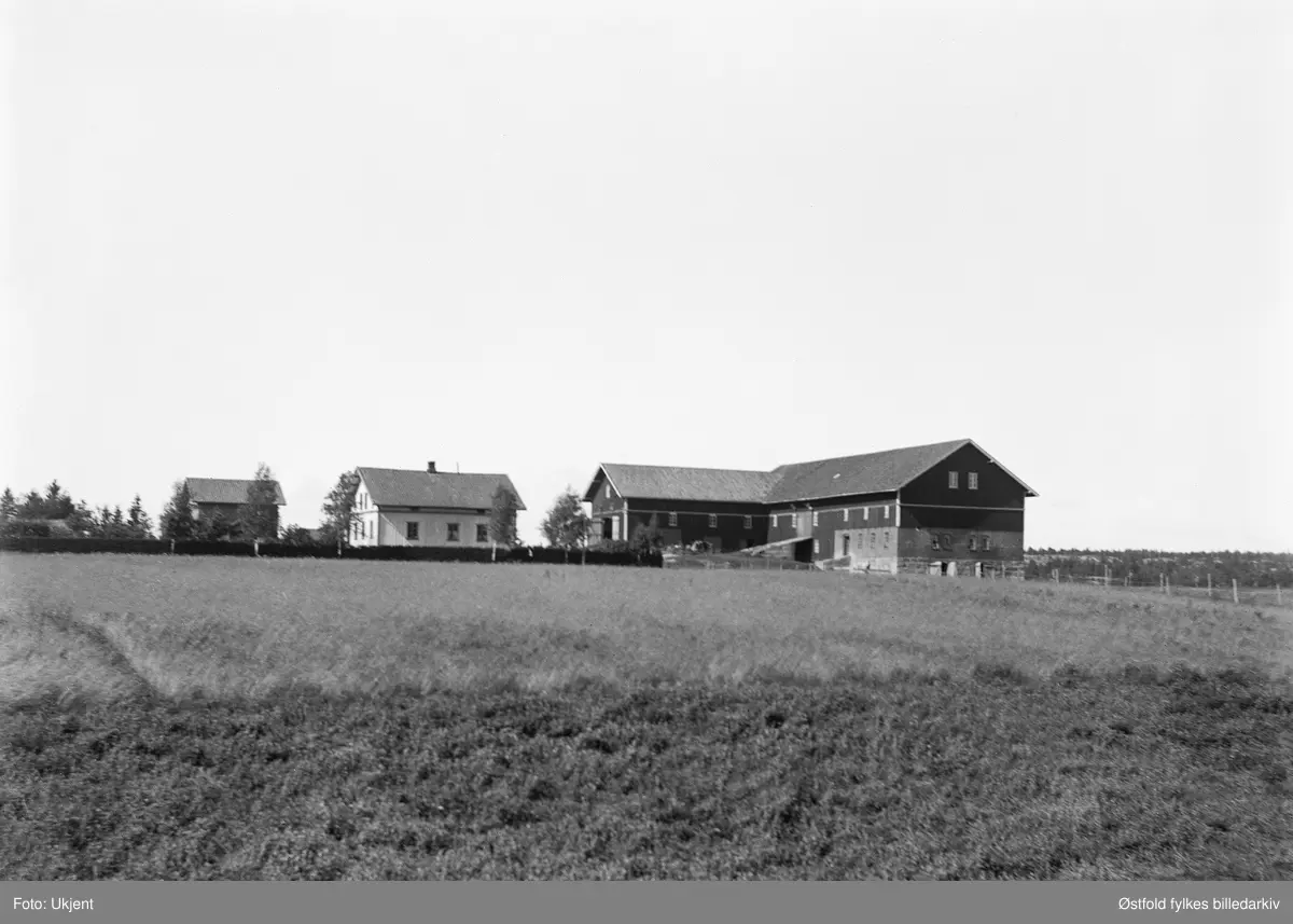 Gården Bergsland i Varteig (ca. 1910-15.  Gnr. 42, 43, 48 og 51 bnr. 1, 4, 8 og 10.