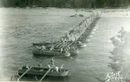 Svea ingenjörkår, Ing 1. Foto från 1920-talet. 3-tons flytande krigsbro över Dalälven vid Sand.
