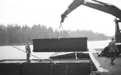 Pågående lyft av ponton 100.