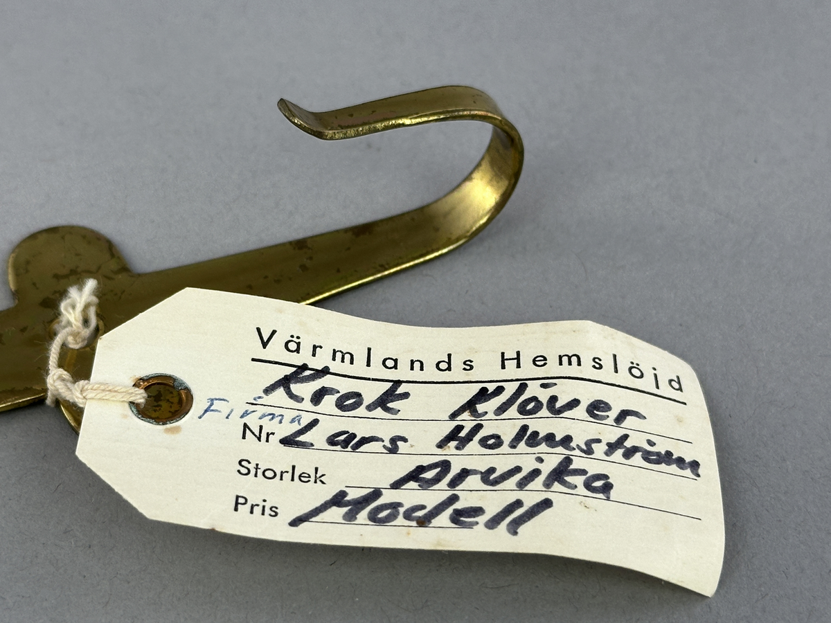 Väggkrok "Klöver" av mässing.
