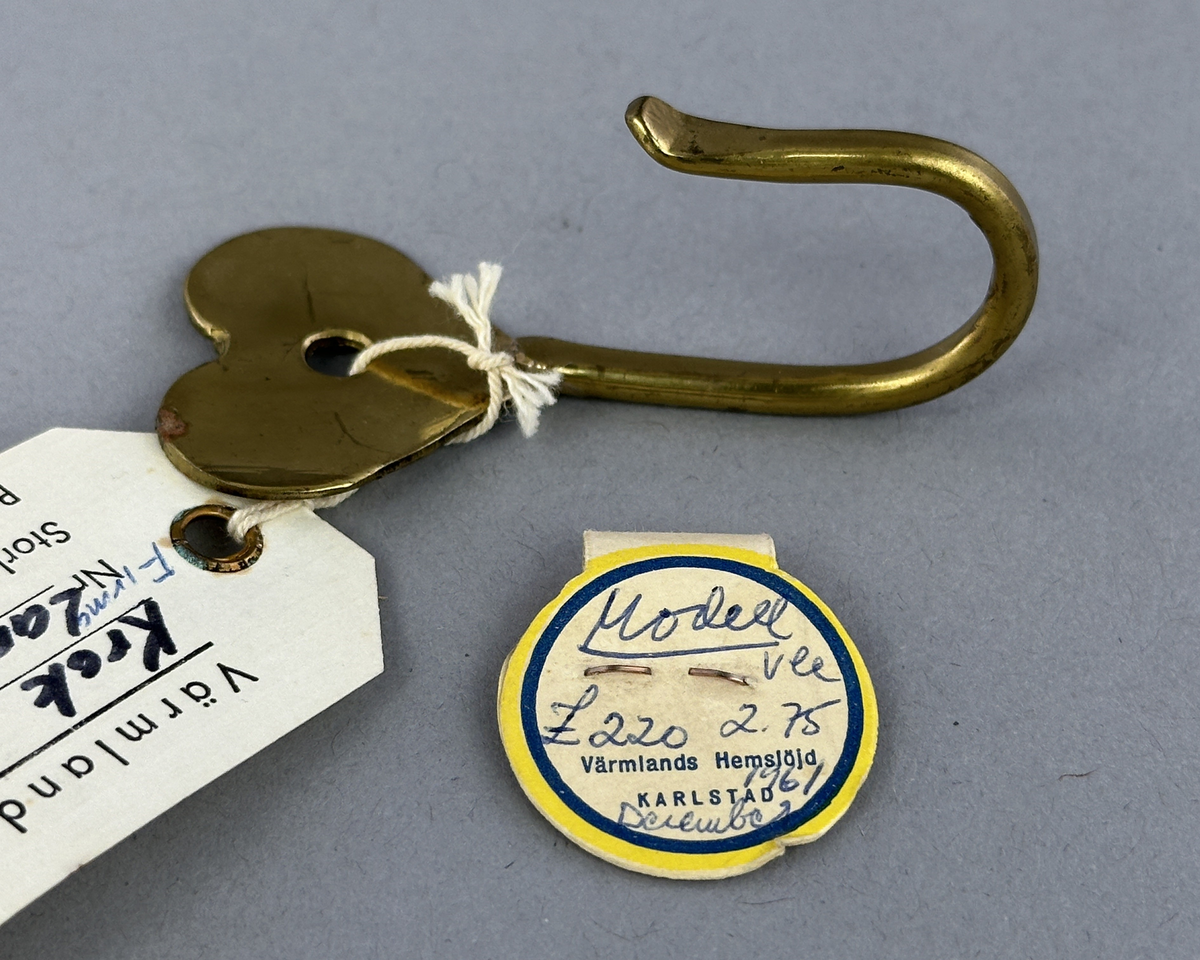 Väggkrok "Hjärta" av mässing.