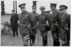 Saarbataljonen nr 34, 1934-35.
ÖB i Saar, general Brind (England) med stab. I mitten syns major Read, till höger om honom överstelöjtnant Nordensvan (?).