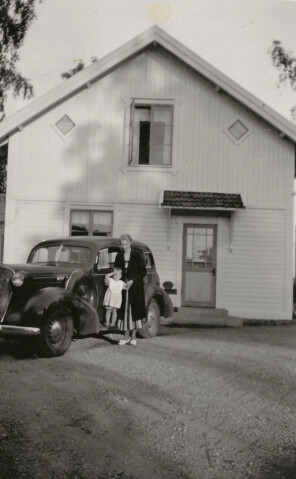 Trångö  arbetarbostad. Huset är uppfört runt 1930  med timmer från egen skog samt rivningsvirke från husen vid Laddvik. Bilden är tagen från norr. Byggnaden revs/brändes runt 1965