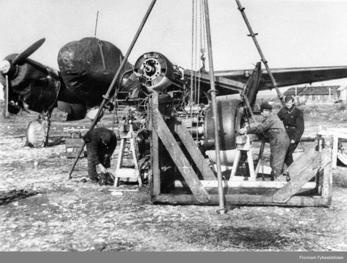 Motorskifte på Junkers Ju 88A-5/D-2 ved 1. skvadron av ...