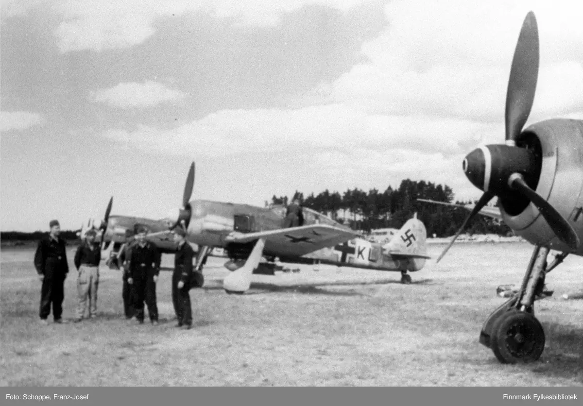 Focke-Wulf Fw 190F-8 ved 3. skvadron av stupbombeving 5 (3./StG 5) på ...