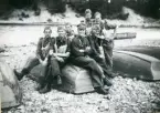 Svea ingenjörkår, Ing 1. Sand vid Laxön år 1938. Fr v: Johansson, S Berg, Remnert, löjtnant Uggla, K Borgström, K E Kågesten, T Malmqvist.