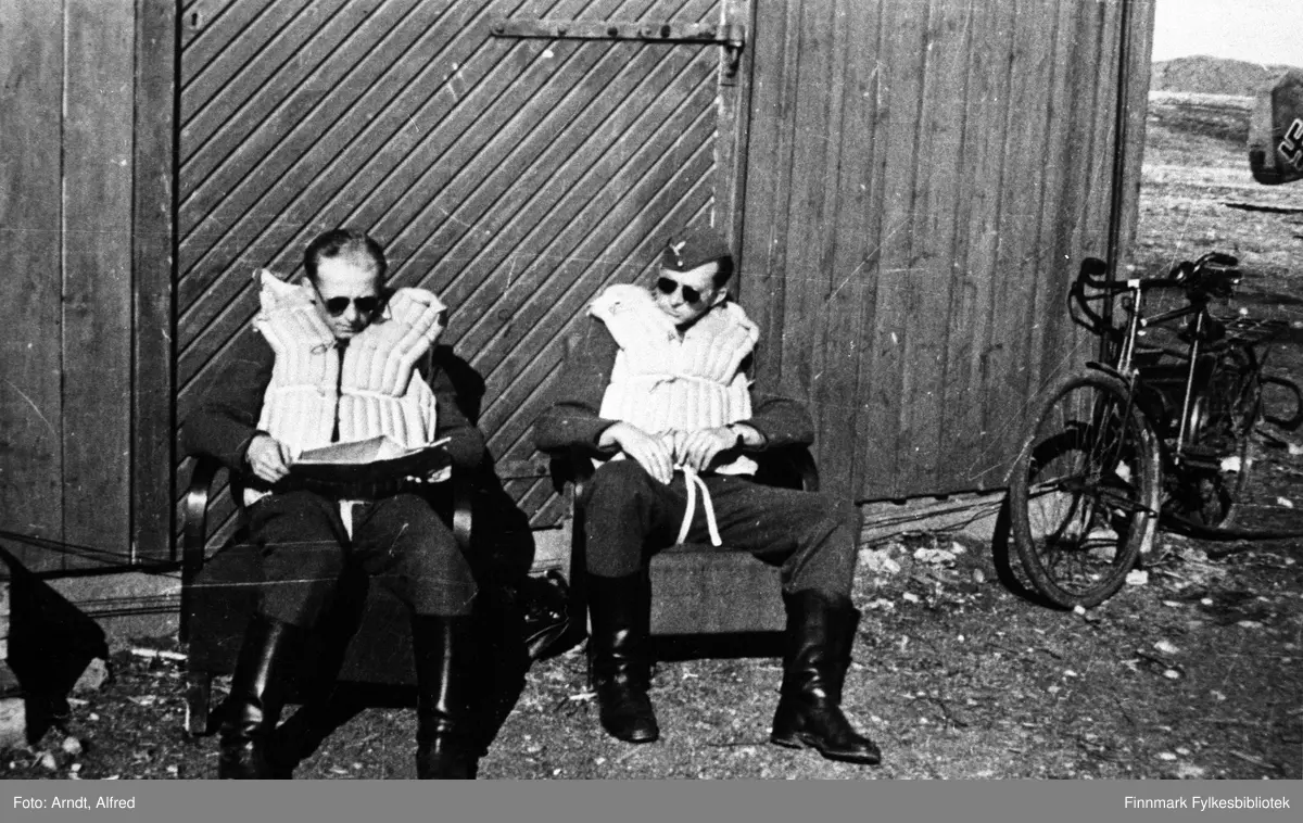 Besetning ved 13. tunge skvadron av 5. jagerving (13.(Z)/JG 5) i ...