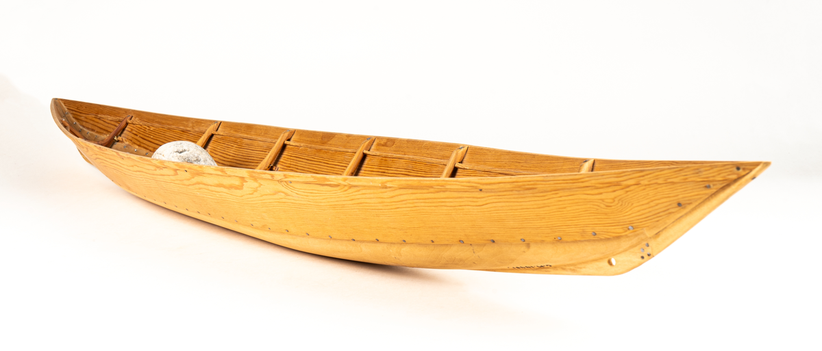 Modell av Björkebåten. Modellen är i skala 1:7.