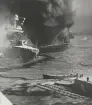 Pearl Harbor, slagskepp i brand, 7 december 1941.