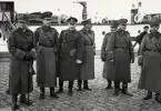 Officerare på kaj, bilder från avtäckningen av monumentet vid Narva 20 november 1936.
