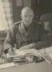 Generalstabsofficer vid skrivbord, expeditionstjänst, uniform m/1939.