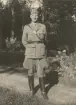 Officer i ridbyxor på skogsväg, uniform m/1939.
