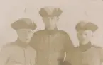 Tre män i uniform m/1910: Folin, Blondell och Karlson.