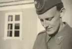 Porträtt av Per Schierenbeck, fänrik vid Jönköpings-Kalmar regemente I 12, taget ca 1940.