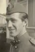 Porträtt av Sven-Gösta Önnersjö, löjtnant vid Jönköpings-Kalmar regemente I 12, taget ca 1940.