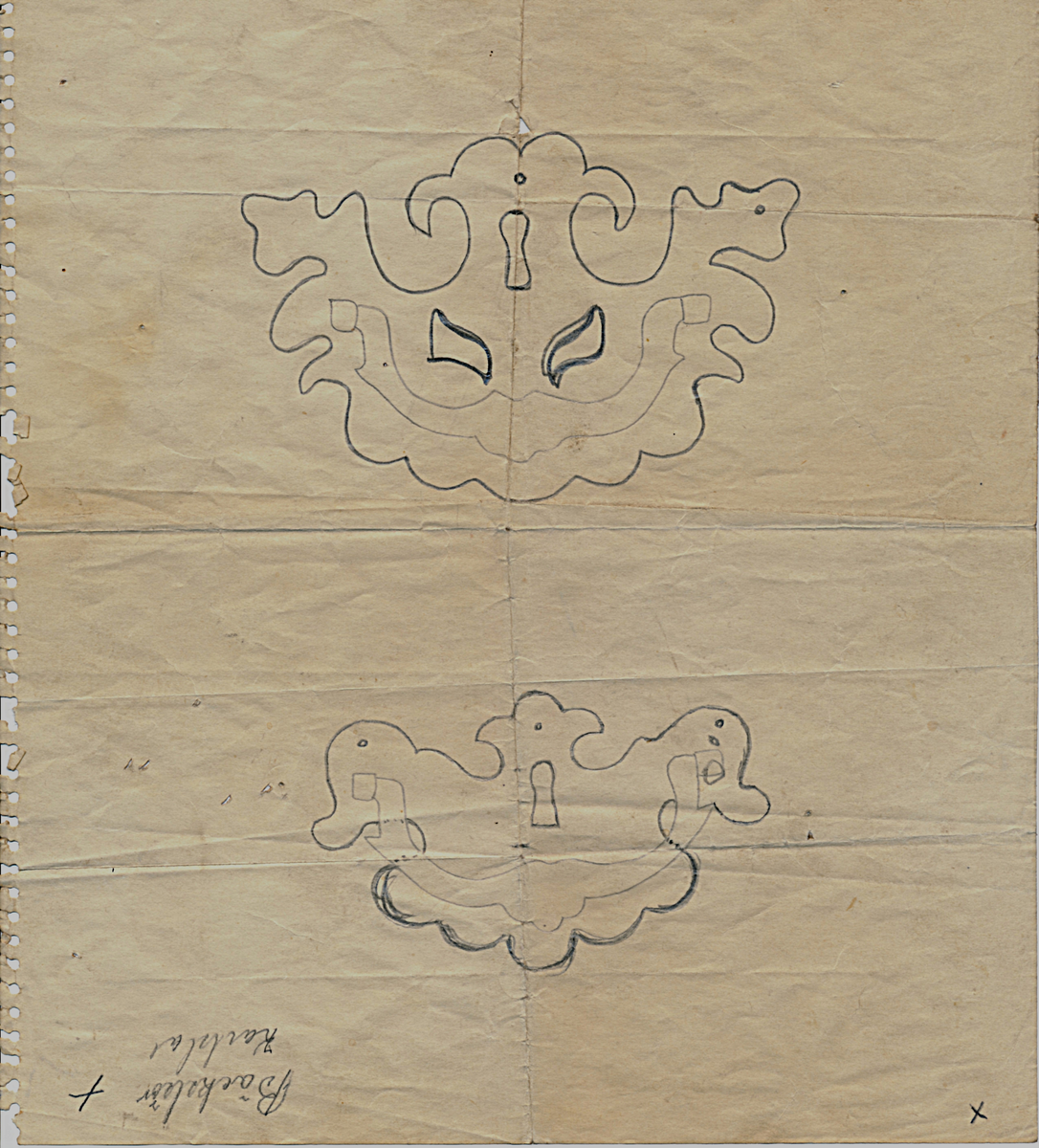 Nyckelhålsbeslag med handtag av mässing till byrå.