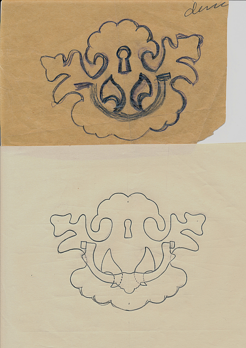 Nyckelhålsbeslag med handtag av mässing till byrå.