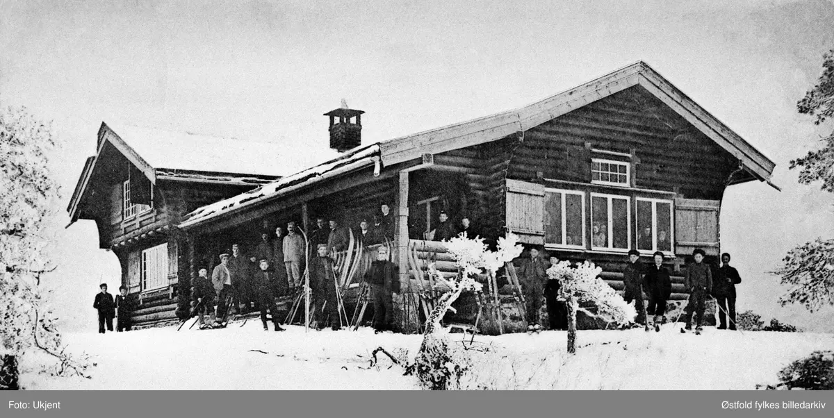 Skihytta på Høyås i Halden 1903. Postkort.