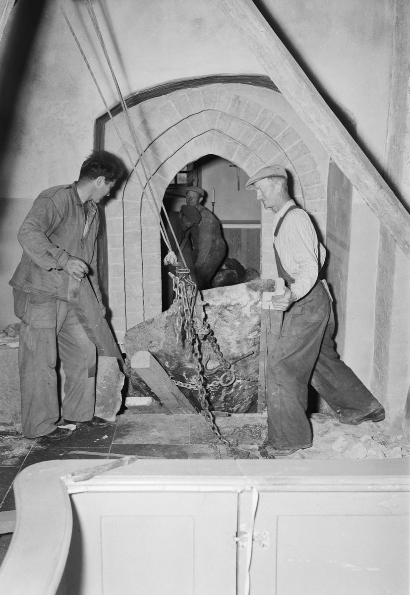 Runsten i Viksta kyrka, Uppland 1951