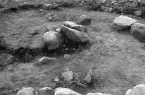 Romfartuna sn Äs RAÄ 119 Arkeologisk undersökning utförd av Vlm / Åke Hyenstrand och Ann Nilsson 1967
A4 Stensättning, rund (Södra delen) efter rensning.