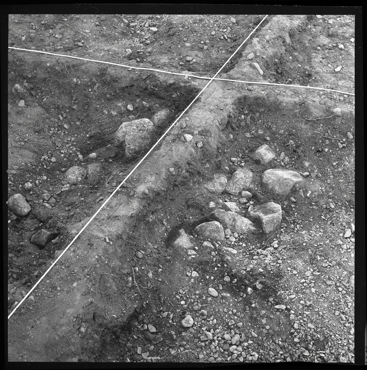Romfartuna sn Äs RAÄ 119 Arkeologisk undersökning utförd av Vlm / Åke Hyenstrand och 
Ann Nilsson 1967