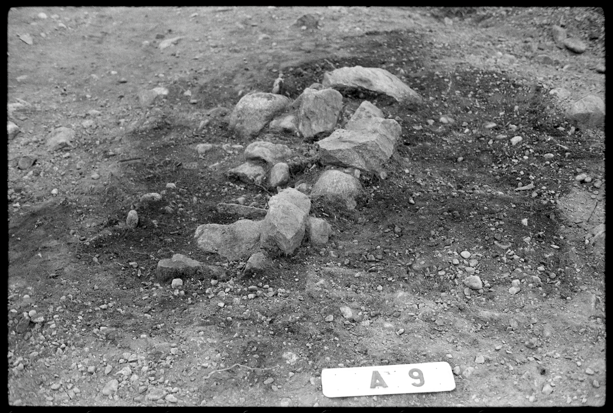 Romfartuna sn Äs RAÄ 119 Arkeologisk undersökning utförd av Vlm / Åke Hyenstrand och 
Ann Nilsson 1967