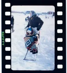 Britt-Marie Söderholm med sin mormor Signe Gästgivar. Britt 