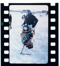 Britt-Marie Söderholm med sin mormor Signe Gästgivar. Britt 