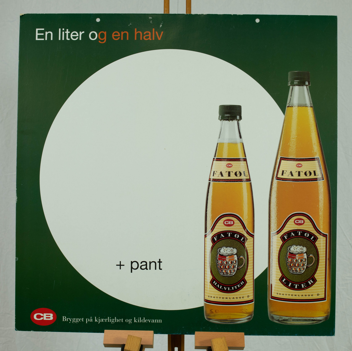 Flerfarget pappplakat som viser et CB-produkt med slagord