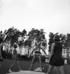 Gymnastikuppvisningen, 25/5 1941. 
Kvinnliga gymnaster har uppvisning på s.k. häst.