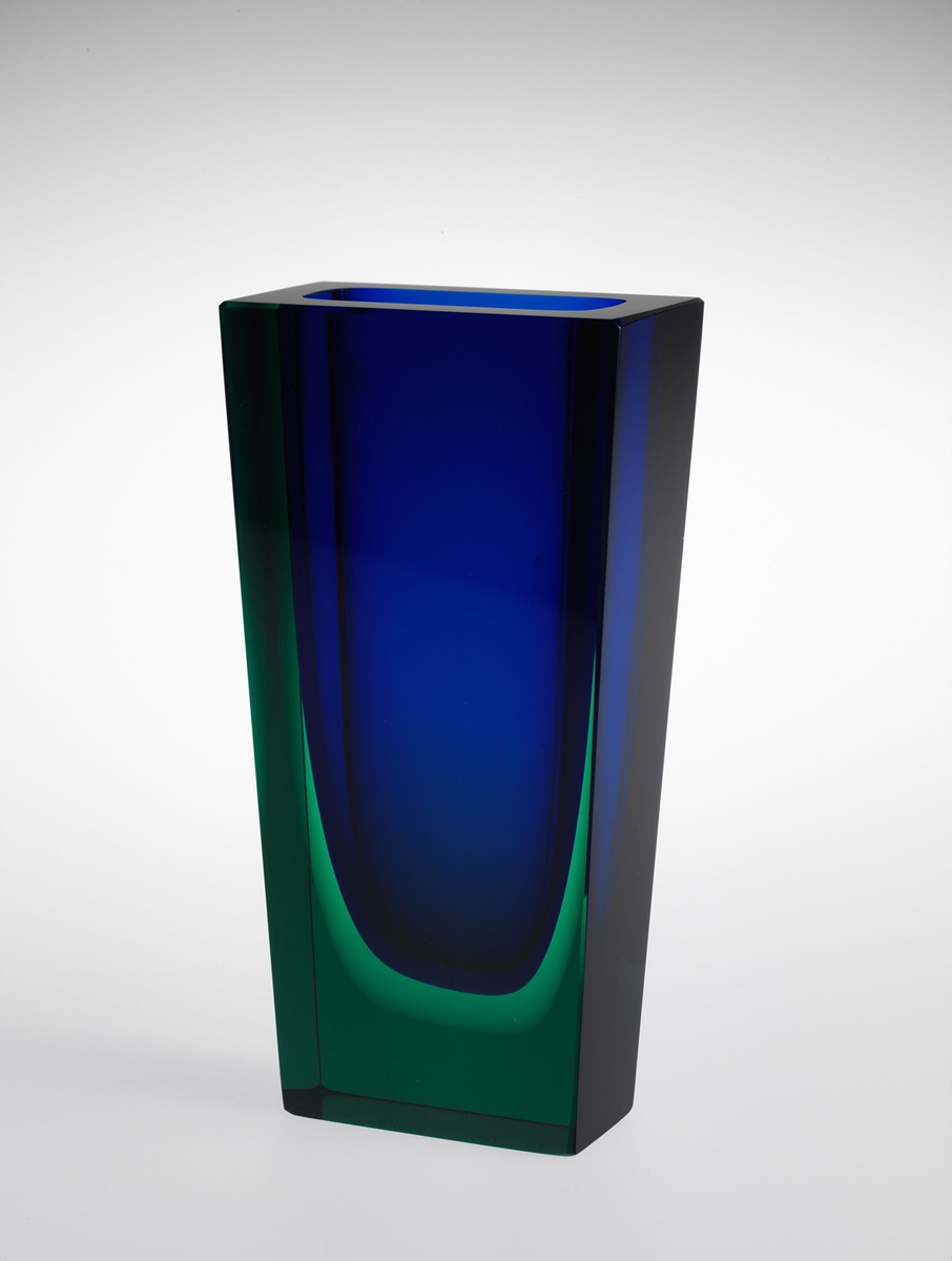 K- 7018 [Vase]