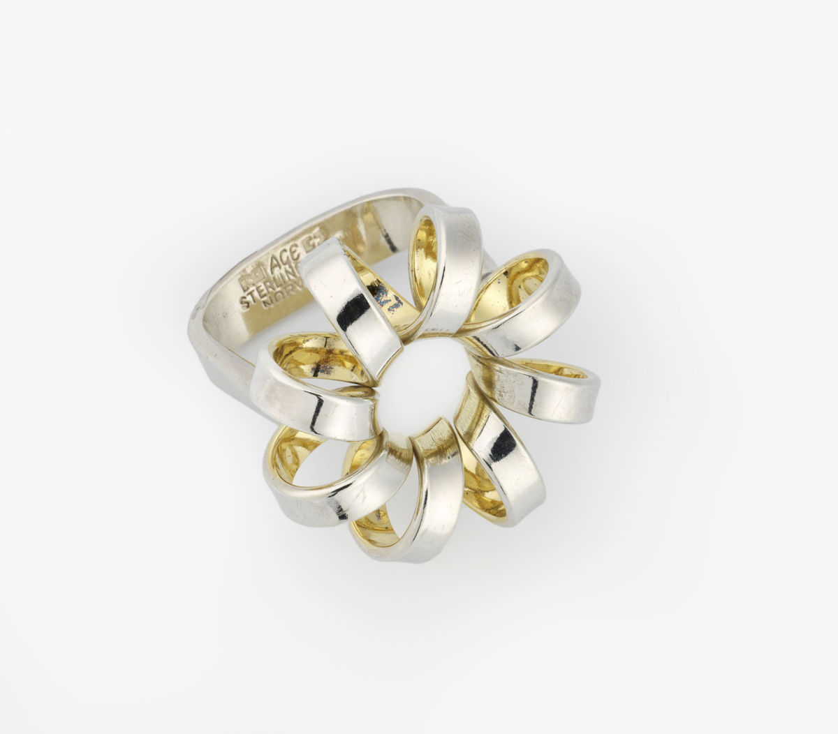 H62 [Fingerring]