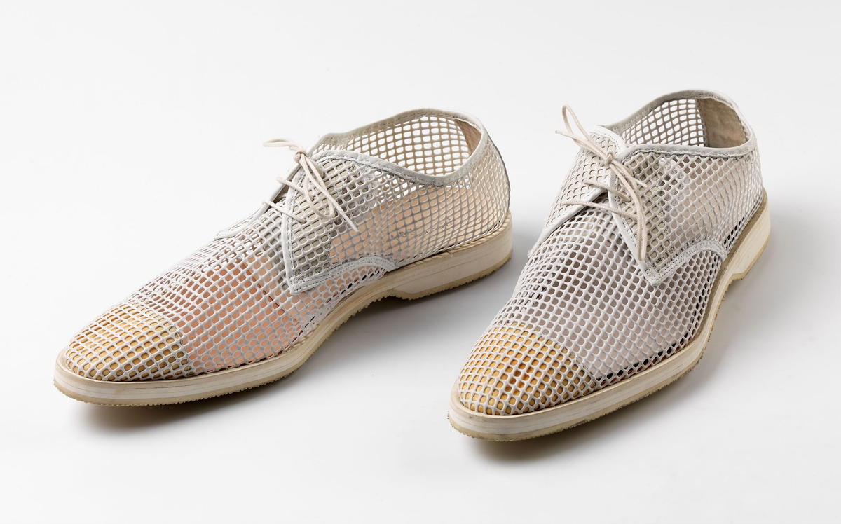 S/S 03 Homme Collection men. Micro sole mesh 3 eyelet derby. [Sko]