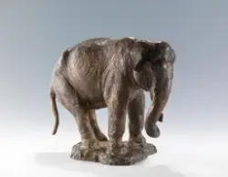 Elefant [Statuett]