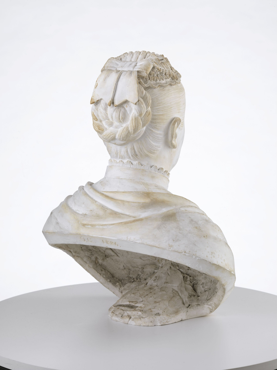 Catherine Pihl [Byste]