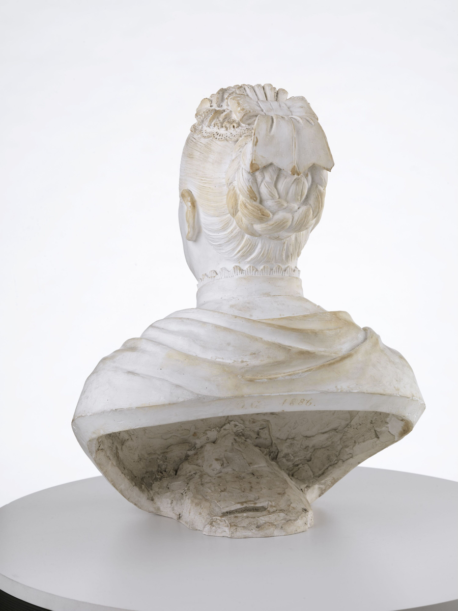 Catherine Pihl [Byste]