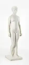 Stående ung pike [Statue]