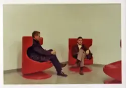 Arkitekten Jon Eikvar og Svein-Eirik Engebretsen i Prisma-st