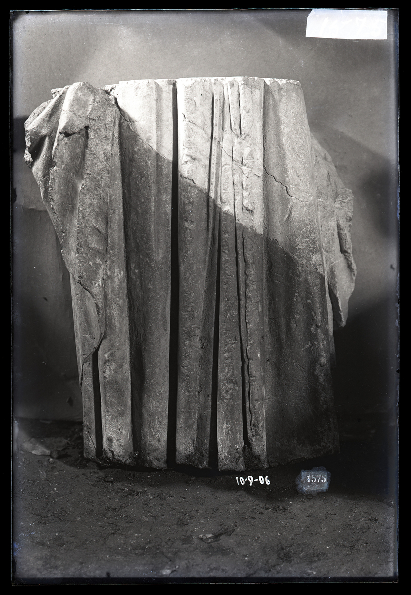 Statuefragment fra Nidarosdomen. Her i steinsamlingen i kongsgårdskjelleren (Erkebispegården).