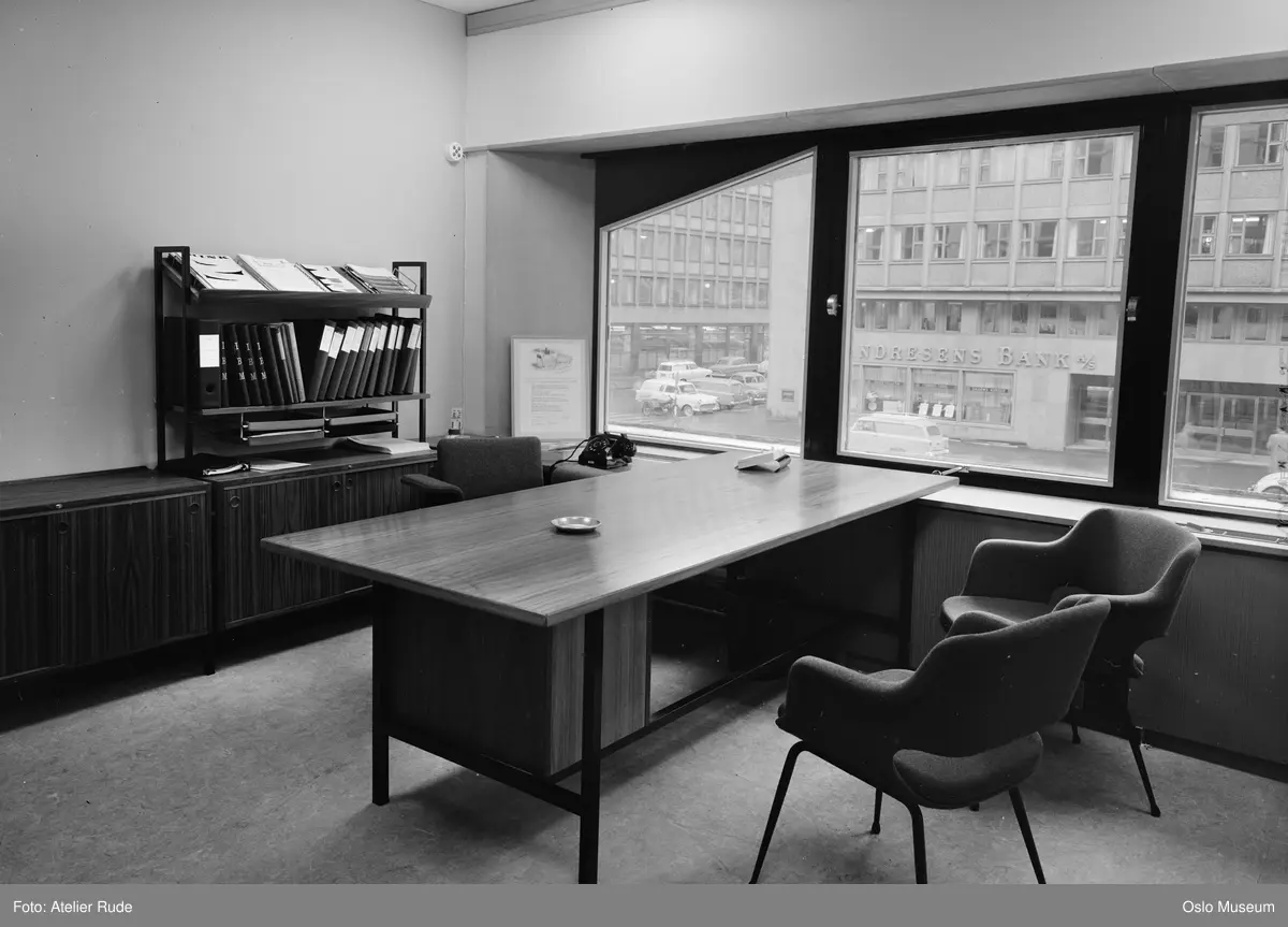 IBM kontormaskiner, interiør, kontor, vinduer, utsikt