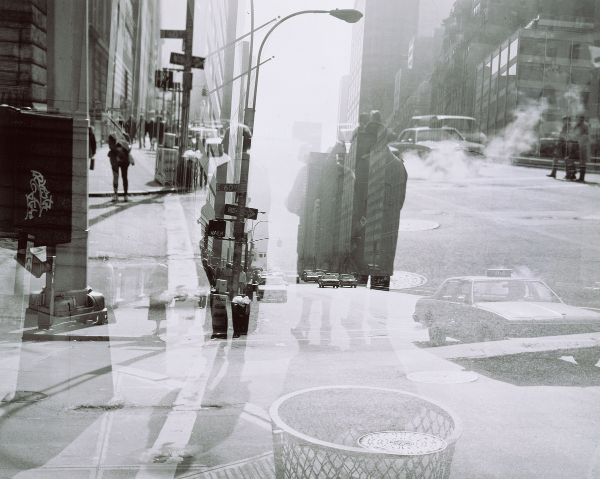E 60 St, Couple against Light 1991 [Fotografi]
