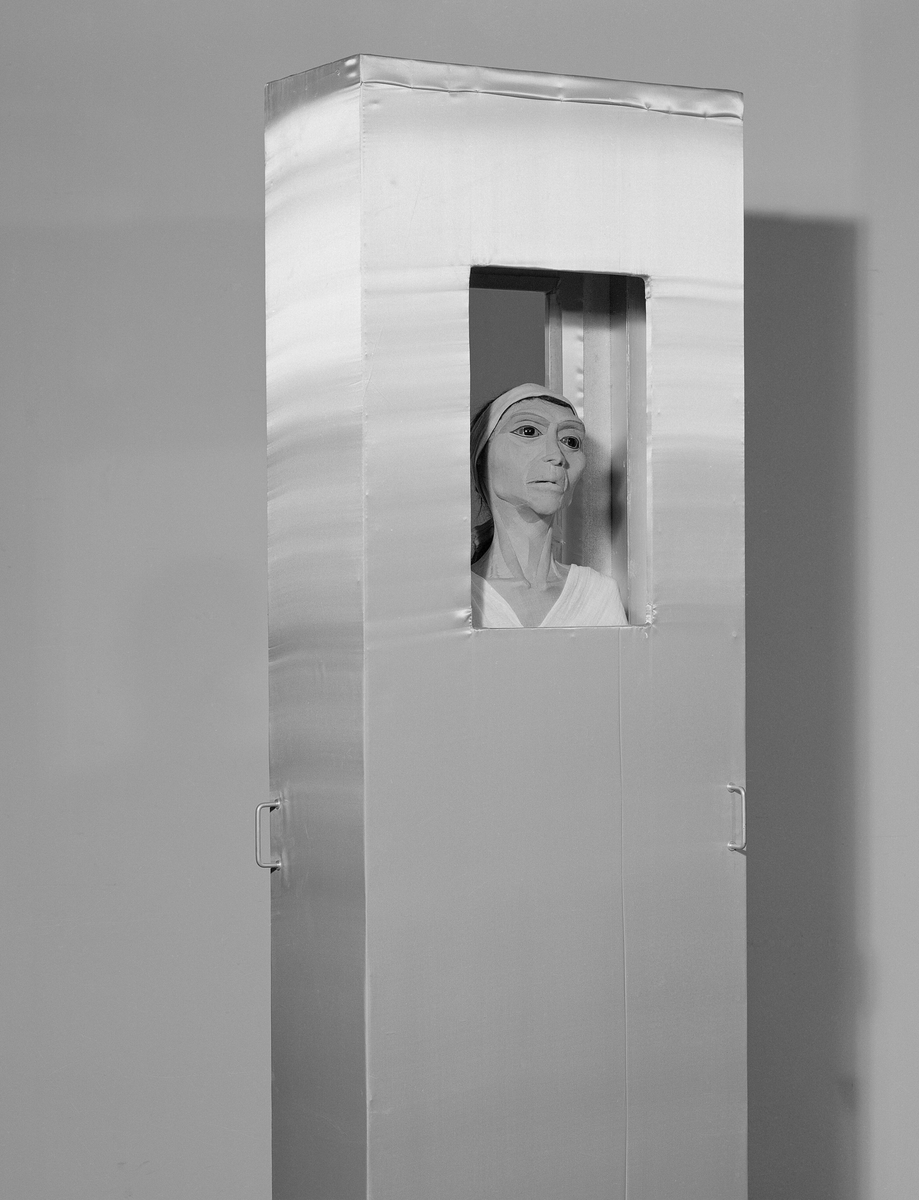 Lukket avdeling [Skulptur]