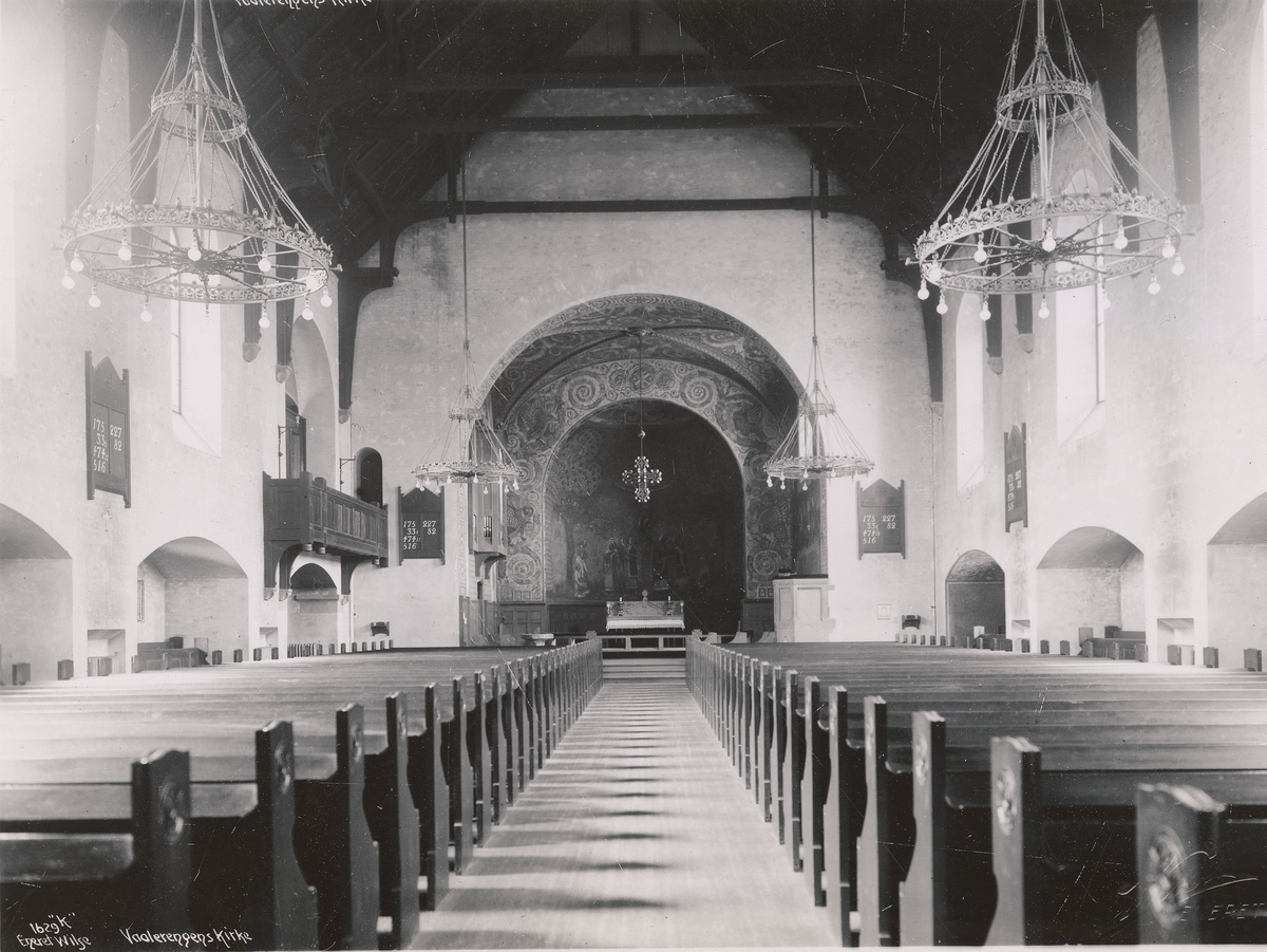 Fra Vålerenga kirke [Fotografi]